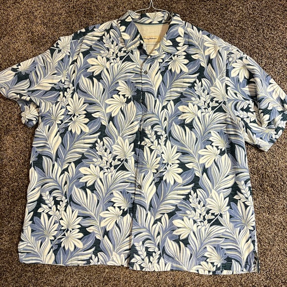 Tommy Bahama Button down - Picture 1 of 3